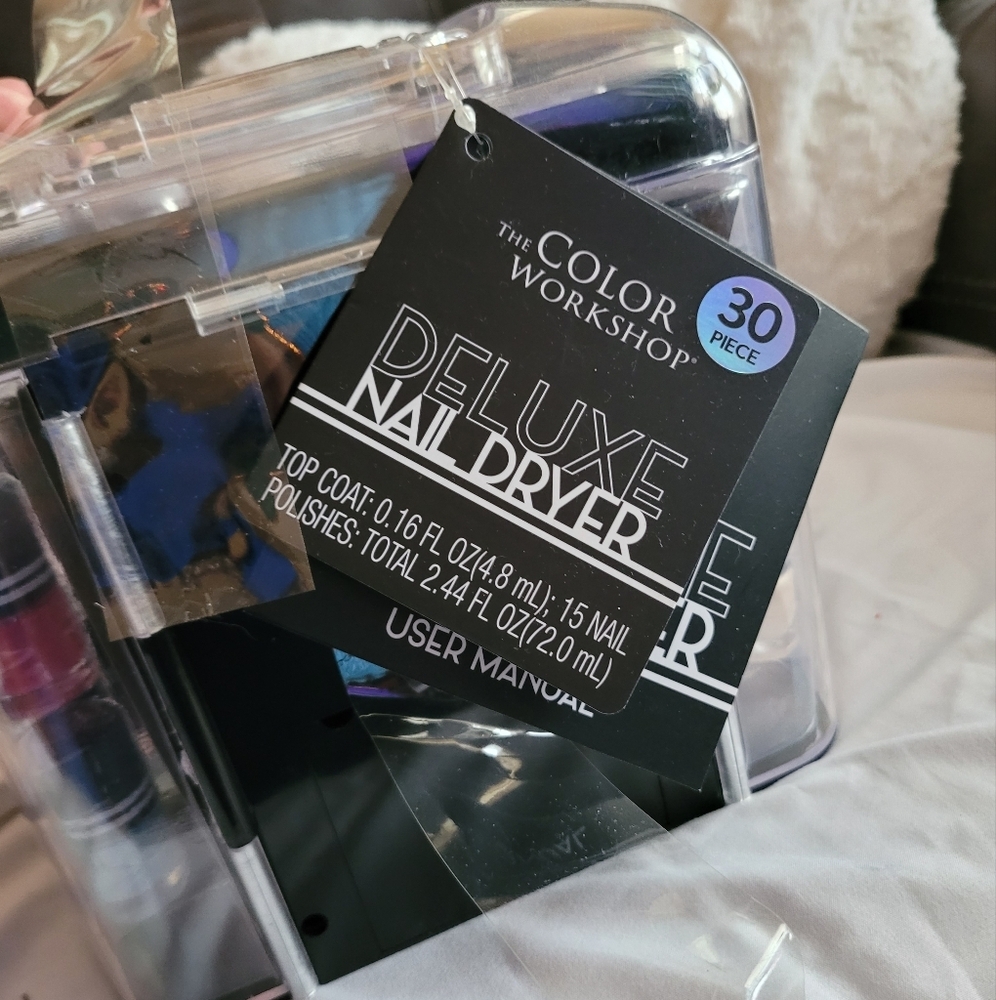 The color workshop nail polish